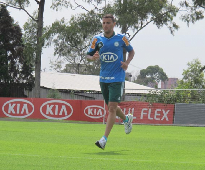 Weldinho treina na Academia do Palmeiras (Foto: Caio Carrieri)