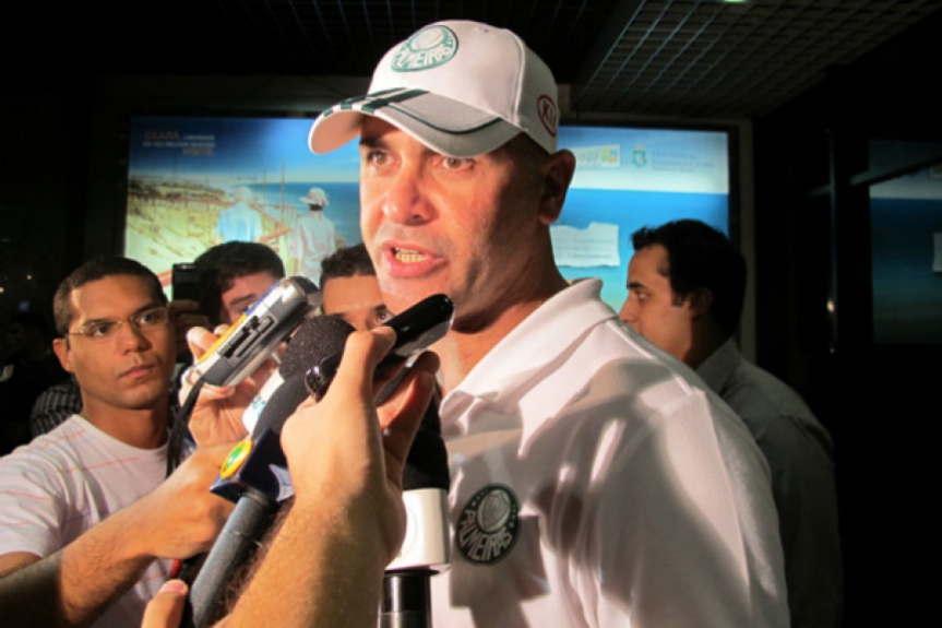 O ex-goleiro Marcos desembarca com o Palmeiras em Horizonte (CE) (Foto: Caio Carrieri)
