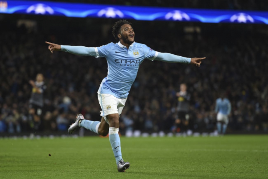 Sterling vem liderando o Manchester City (Foto: Paul Ellis / AFP)