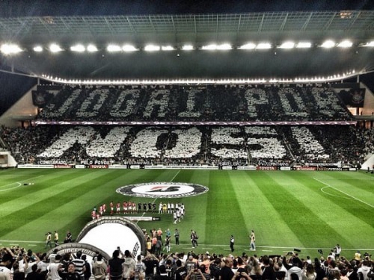 17º) Corinthians – “Jogai por nós”