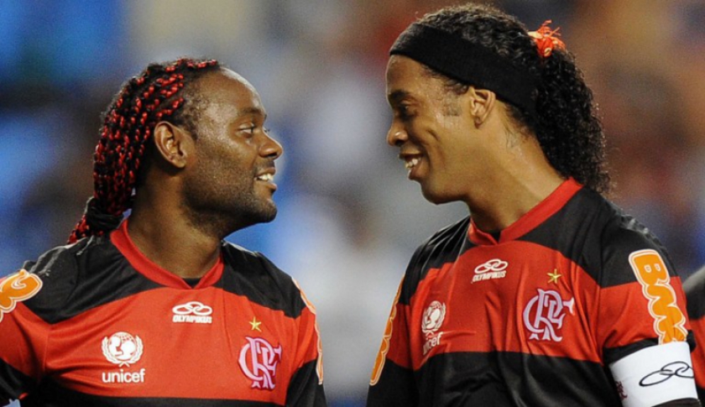 Mesmo com Ronaldinho e Vagner Love, o Fla caiu na Liberta-2012 apesar de bater o Lanus