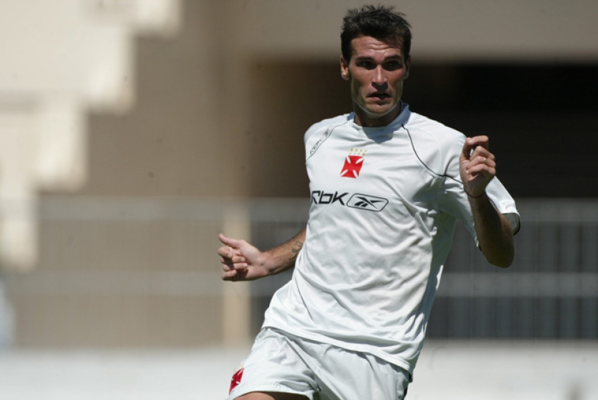 O zagueiro argentino Emiliano Dudar não se destacou pelo Vasco e hoje joga nos Estados Unidos