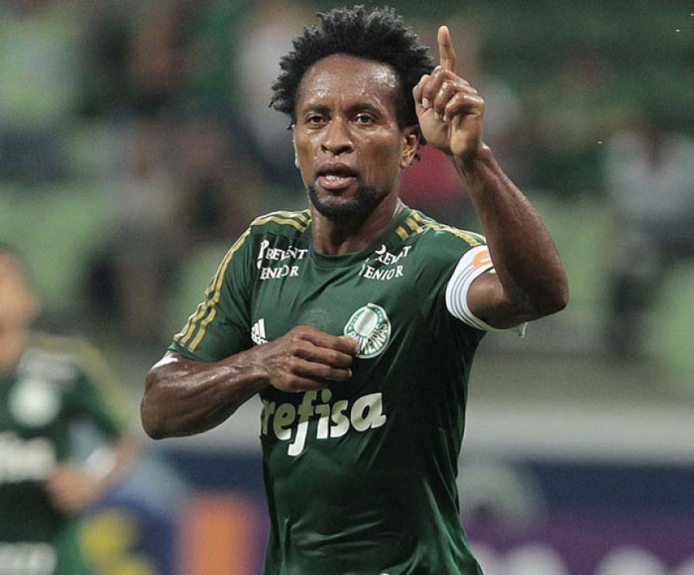 2015 - Zé Roberto liderou o elenco do Palmeiras na conquista contra o Santos