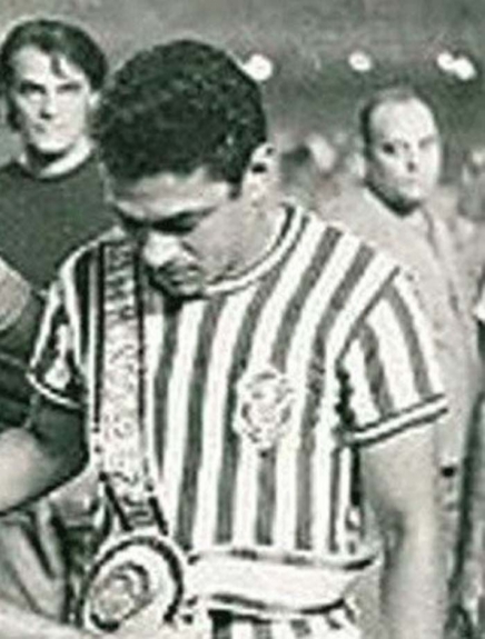 Garrincha, com a camisa do Olaria