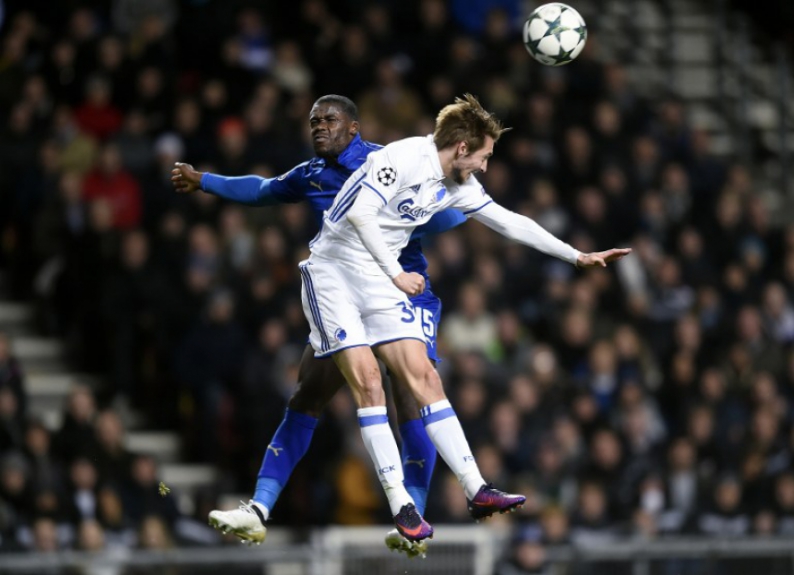 Por sinal, o jogo entre Copenhagen e Leicester foi agitado também pelo alto