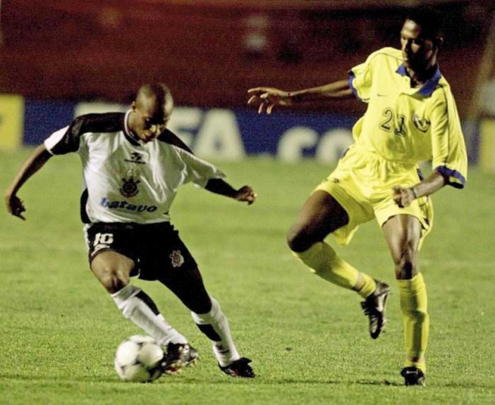 O capetinha Edilson foi o primeiro a ser eleito o melhor de um Mundial, na edição de 2000 vencida pelo Corinthians