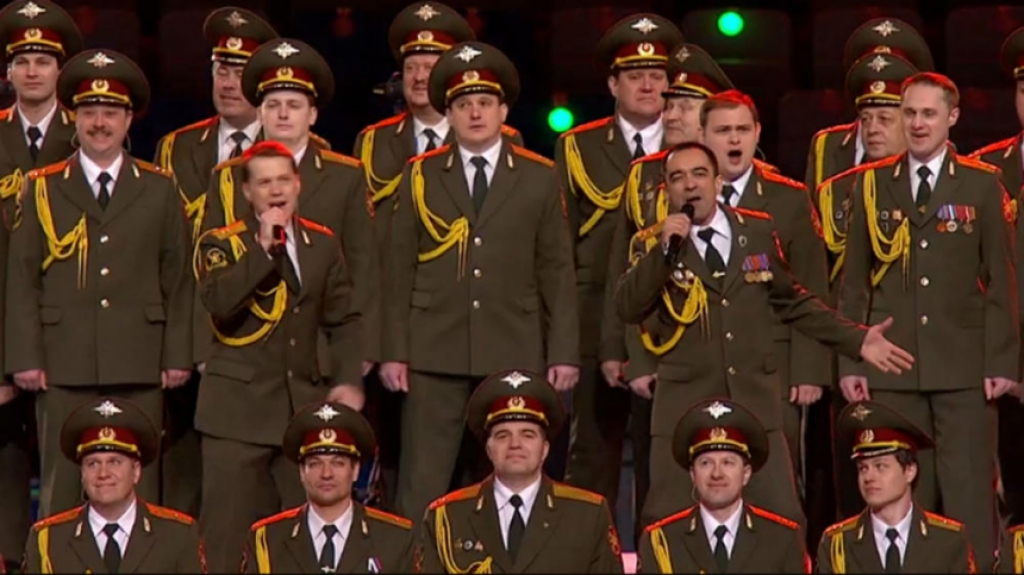 Integrantes do coral Alexandov Ensemble durante a cerimônia de abertura dos Jogos de inverno de Sochi 2014 (Crédito: Reprodução)