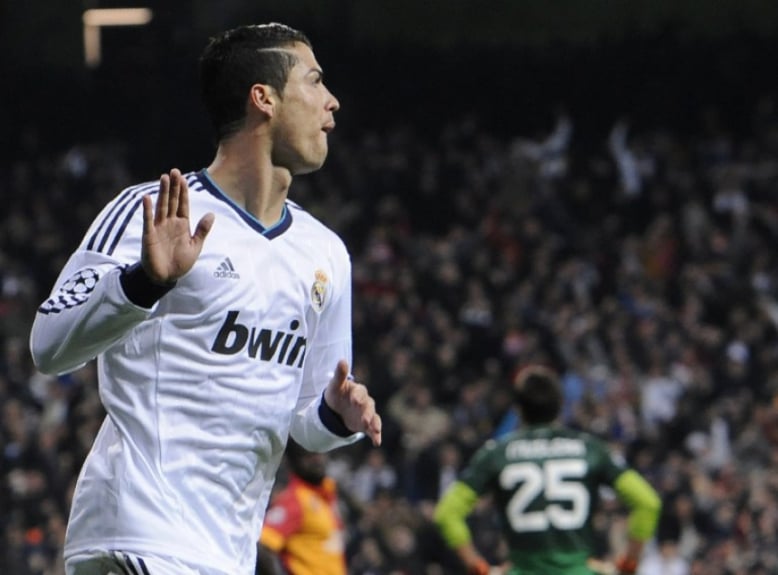 Na temporada 2012/2013 Cristiano Ronaldo anotou 12 gols pelo Real Madrid