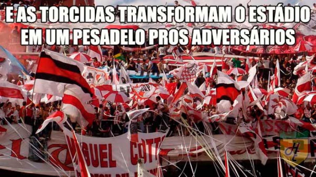 As torcidas cantando os 90 minutos transformam o estádio em um caldeirão