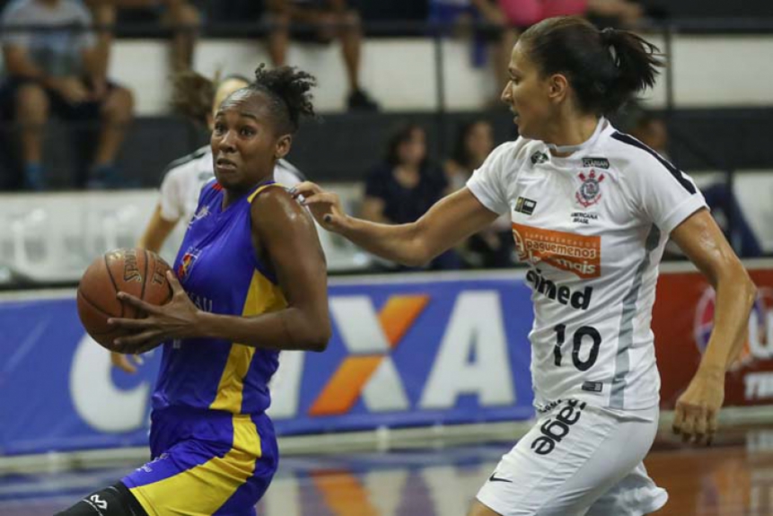 LBF CAIXA - Em noite de recorde, Corinthians vence Uninassau