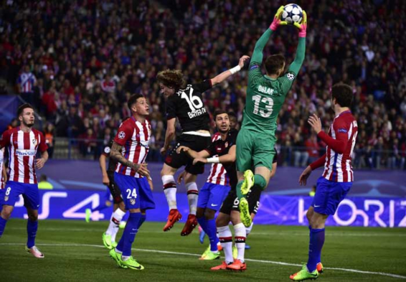 O goleiro Jan Oblak ajudou a garantir o Atlético de Madrid nas quartas