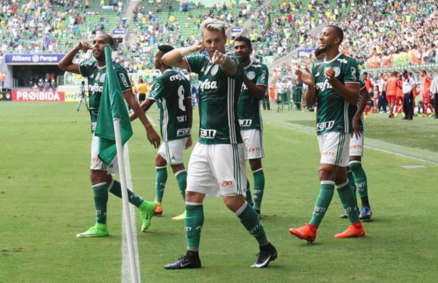 Palmeiras 2x2 Audax: Guedes festeja e faz homenagem a Gabriel Jesus, que estava no estádio