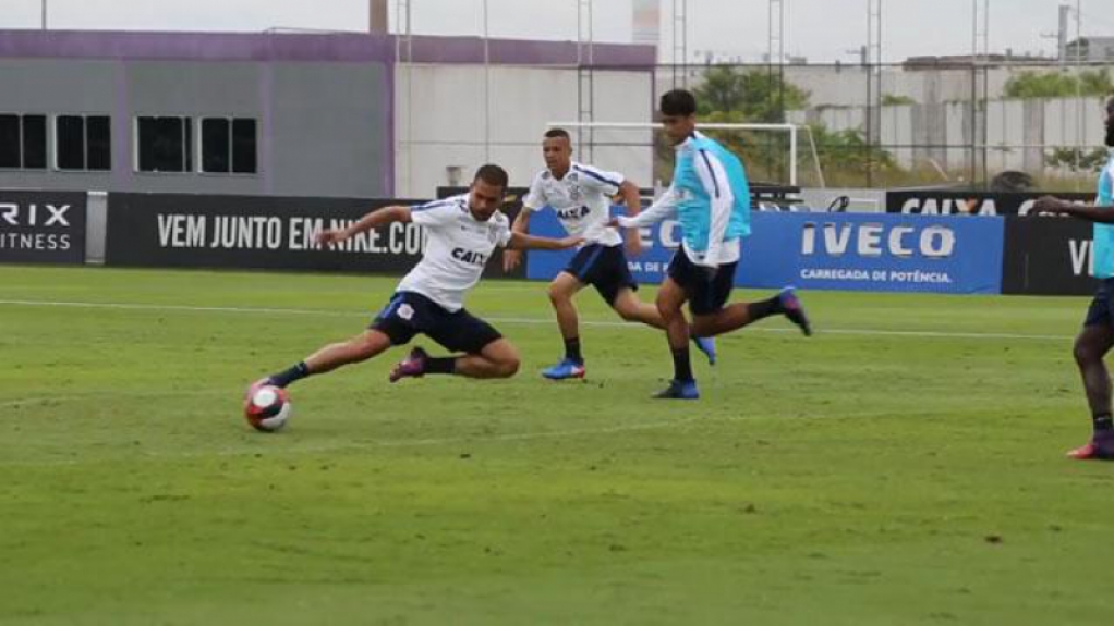 Clayton treino do Corinthians