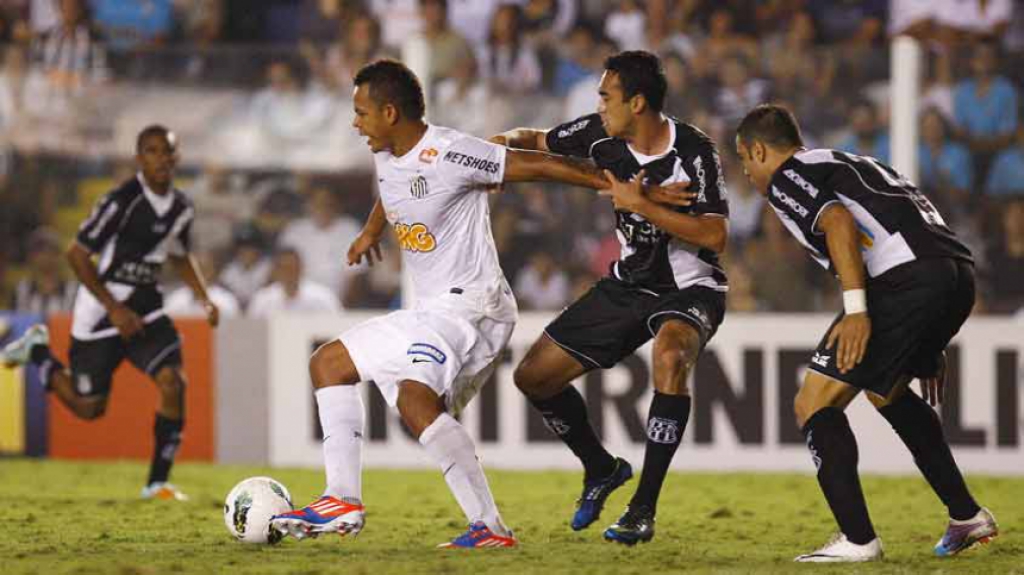 29/07/2012 – Santos 2 x 1 Ponte Preta – Campeonato Brasileiro – Vila Belmiro