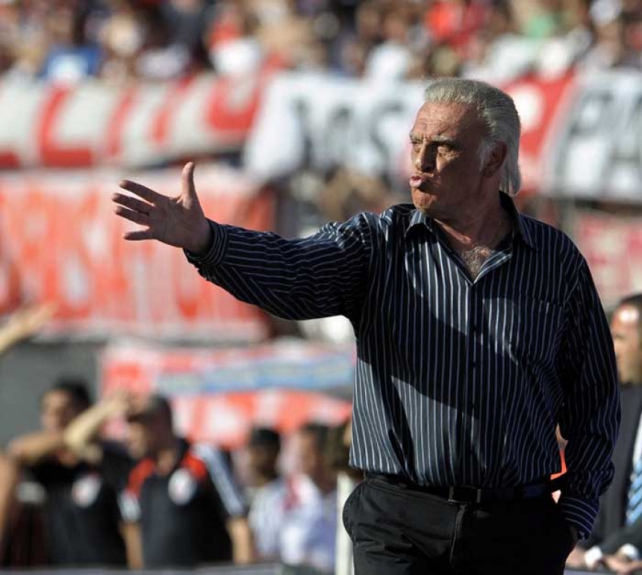 Alfio Basile foi acionado mais uma vez, assumindo em 2006. Porém, durou apenas dois anos e foi dispesado por conta de uma série de maus resultados