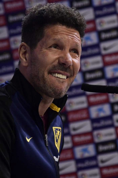 Quem também está cogitado é Diego Simeone, comandante do Atlético de Madrid. Porém, ele está muito bem no cargo e a negociação é complicada