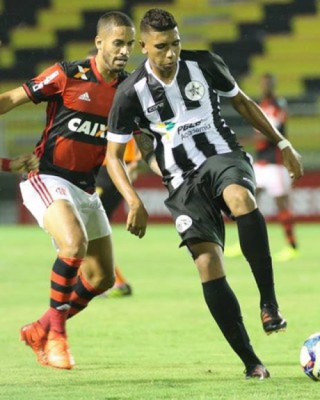 Paulo Victor - Resende