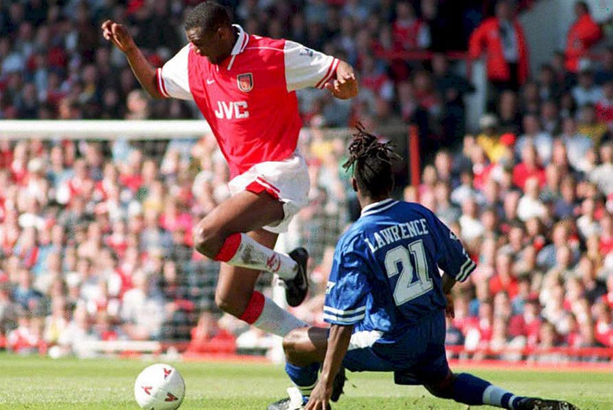 8º - Patrick Vieira: O ex-volante que nasceu em Senegal e se naturalizou francês foi ídolo do Arsenal entre o fim da década de 90 e o começo da década passada. Ganhou três vezes a Premier League