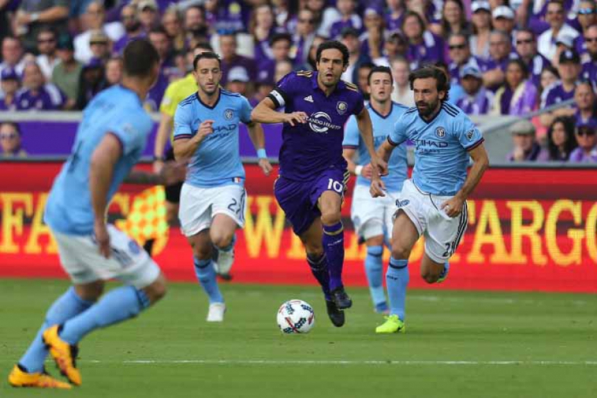 Kaká marcou 226 gols em sua carreira e atualmente joga no futebol dos Estados Unidos