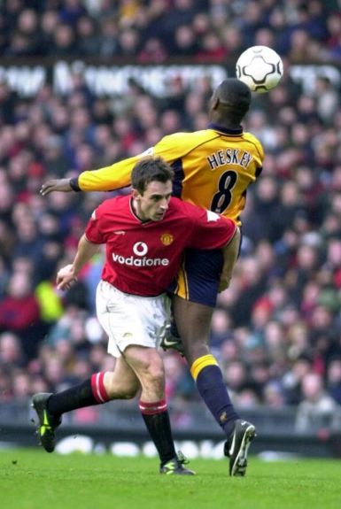 O lateral-direito Gary Neville ganhou 'apenas' 20 troféus durante seus 19 anos no Macnehster United