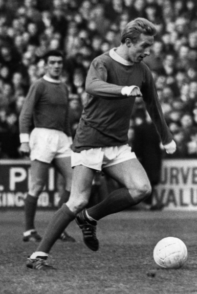 Denis Law é considerado o maior jogador escocês de todos os tempos e na temporada 1963-1964 anotou 46 golos pelo clube, se tornando o maior artilheiro em uma única temporada
