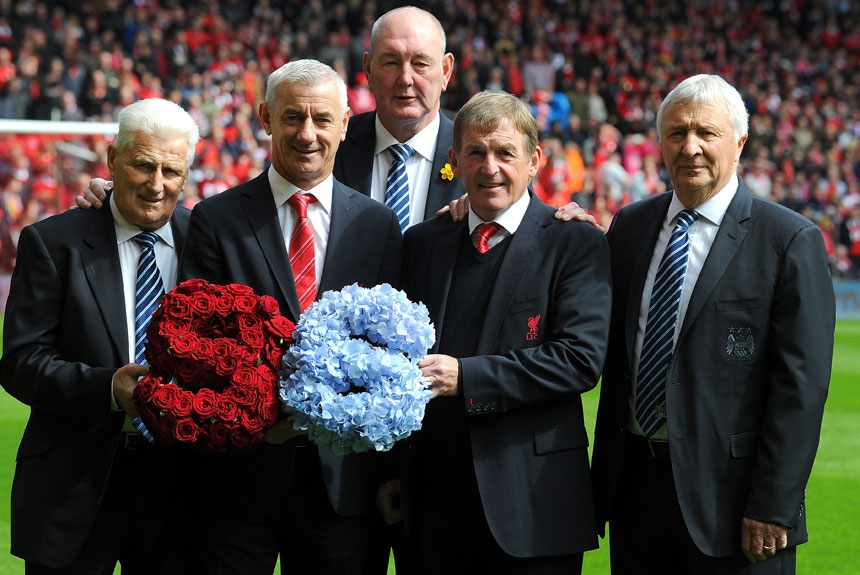 Mike Summerbee (à direita) é considerado o Embaixador do Manchester City. Foram dez anos no clube e vários títulos importantes, como o Campeonato Inglês e a Copa da Liga. Foram mais de 400 jogos com a camisa azul