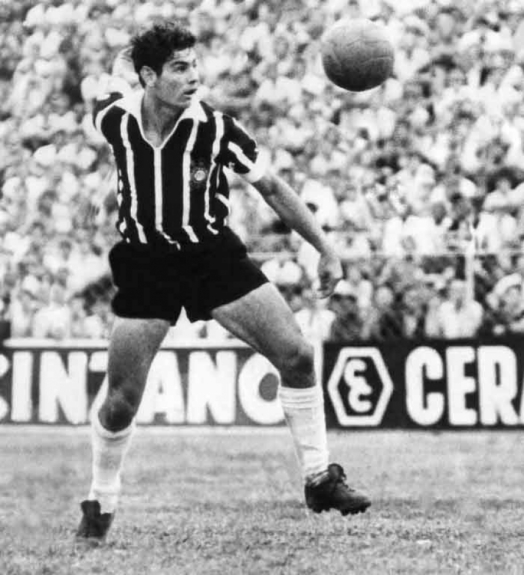 Pacaembu - Estadio recebeu grandes Craques, como Rivelino em 1966