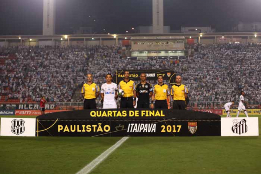Pacaembu - Atualmente, Santos realiza algumas das suas partidas no estádio