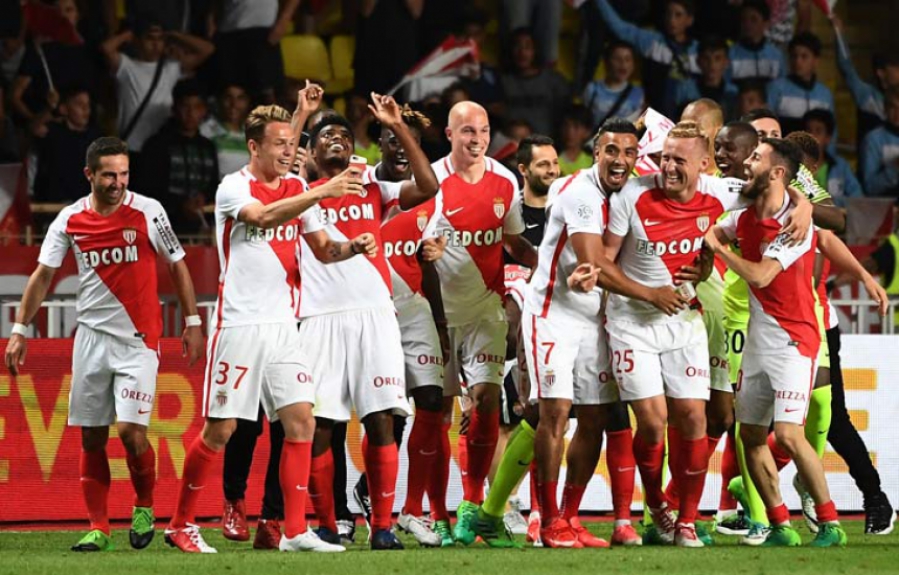 Jogadores comemoram o título - Monaco x Saint-Étienne