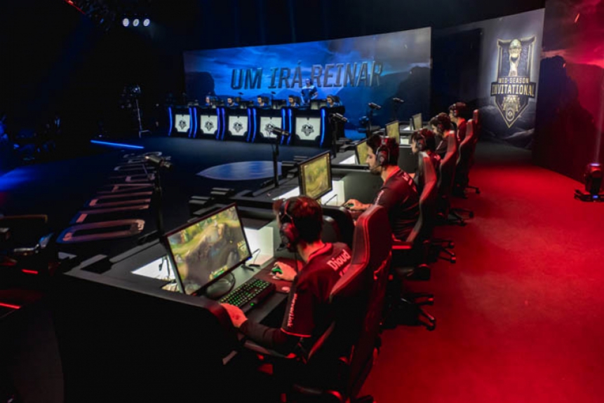 SuperMassive e-Sports x Red Canids (28/04)