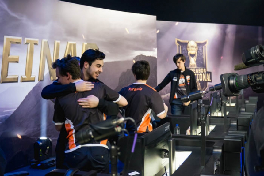 Virtus.Pro x Isurus Gaming (29/04)