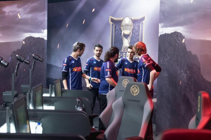 Dire Wolves x SuperMassive e-Sports (30/04)