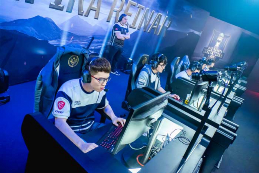 Flash Wolves x SuperMassive e--Sports (04/05)