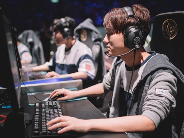 Flash Wolves x SK Telecom T1 (13/05)
