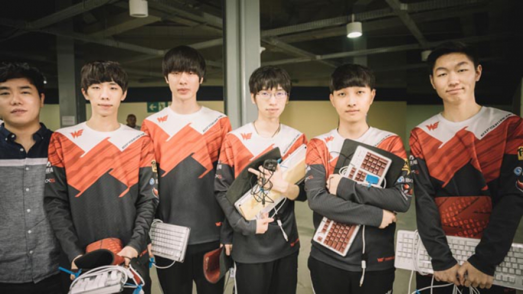 Flash Wolves x Team WE (13/05)
