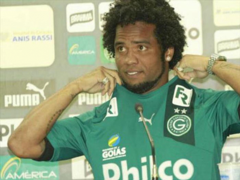 Carlos Alberto pelo Goiás em 2014