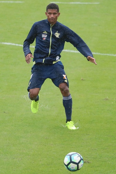 Márcio Araújo em treino
