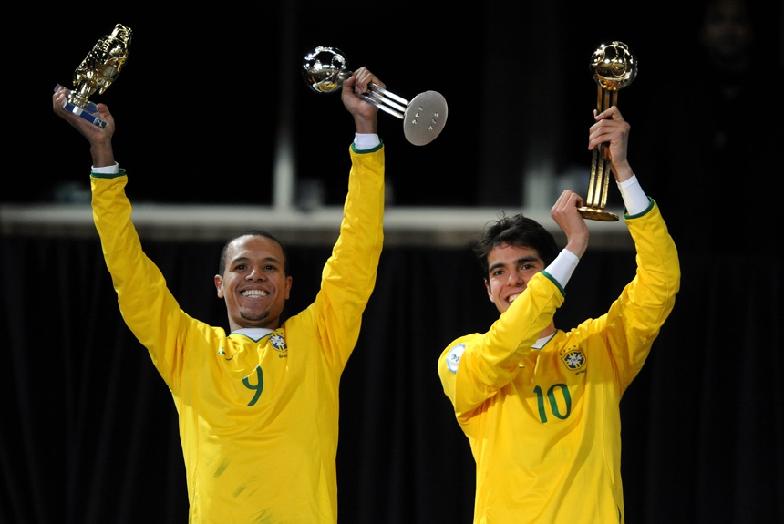 Em uma virada histórica o Brasil venceu os Estados Unidos por 3 a 2 na decisão de 2010, na África do Sul. Kaká foi considerado o craque