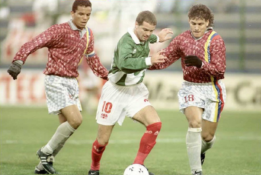 O mexicano Luis García marcou três gols e foi o artilheiro em 995. A Dinamarca foi a campeã