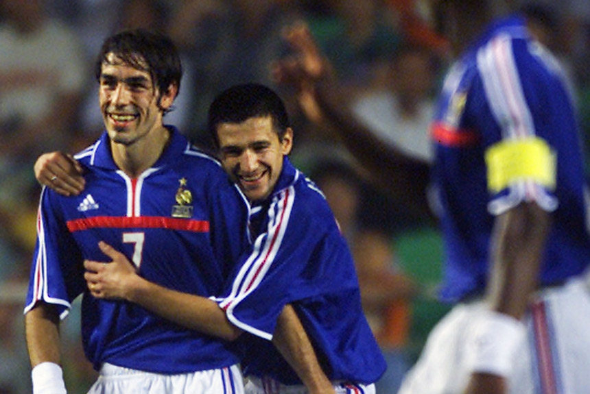 A edição de 2001 teve vários artilheiros com dois gols: os franceses e campeões Patrick Vieira, Robert Pires, Eric Carriere e Sylvain Wiltord e Takayuki Suzuki (Japão), Hwang Sun Hong (Coréia do Sul) e Shaun Murphy (Austrália)