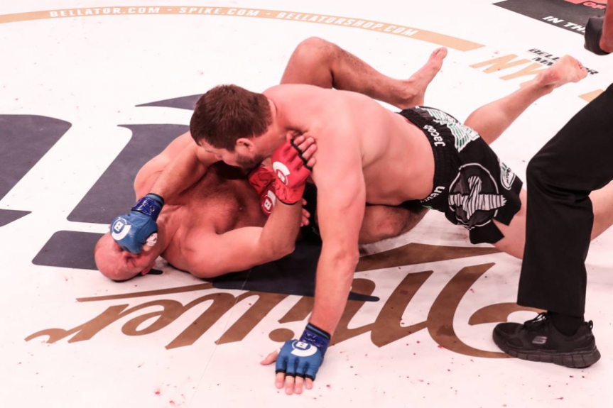 Matt Mitrione nocauteou a lenda Fedor Emelianenko no primeiro round