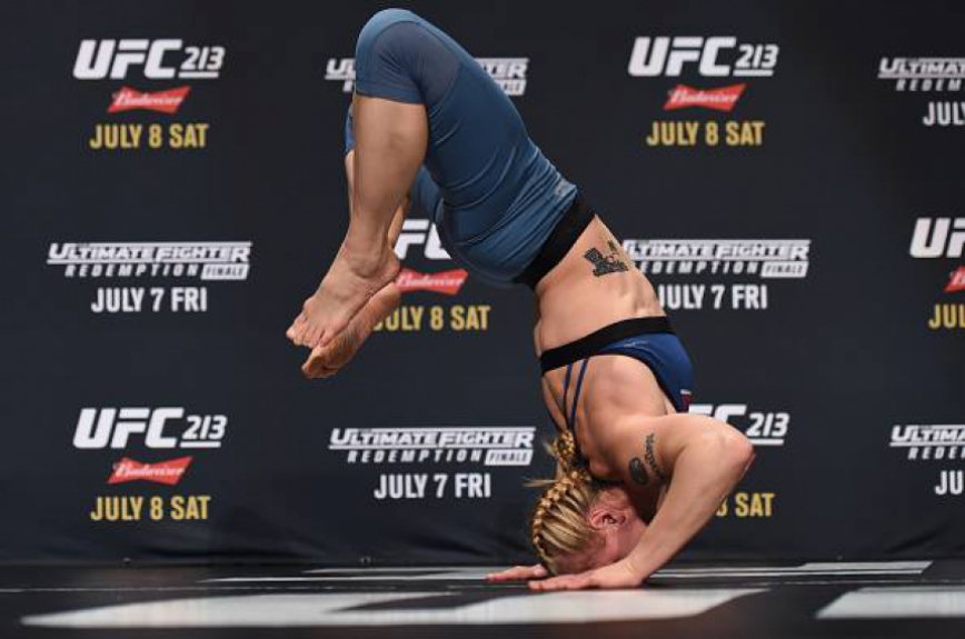 Valentina Shevchenko participa de treinos abertos do UFC 213