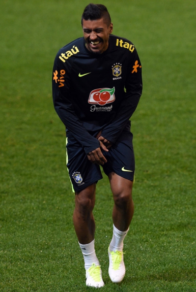 PAULINHO: Apesar do alto valor da multa rescisória, o Guangzhou Evergrande da China não deve resistir ao assédio do Barcelona