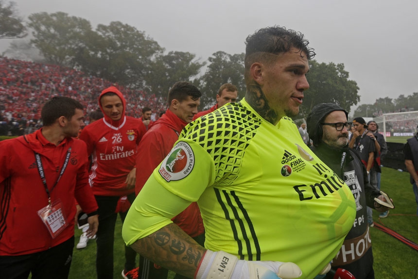 EDERSON: Trocou Benfica pelo Manchester City e é cotado para ser titular de Guardiola. Resta saber como será a adaptação na Inglaterra