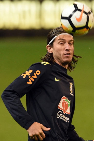 FILIPE LUÍS: O Atletico de Madrid permanece por mais um ano como a casa do lateral espanhol