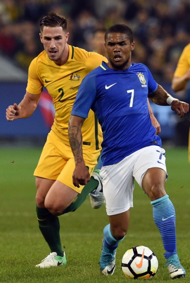 DOUGLAS COSTA: O atacante deve trocar Bayern pela Juventus. A Inter de Milão monitora