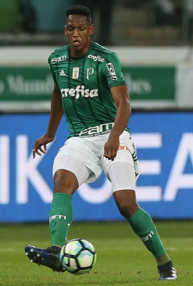 Mina jogou 13 partidas com Cuca, todas como titular