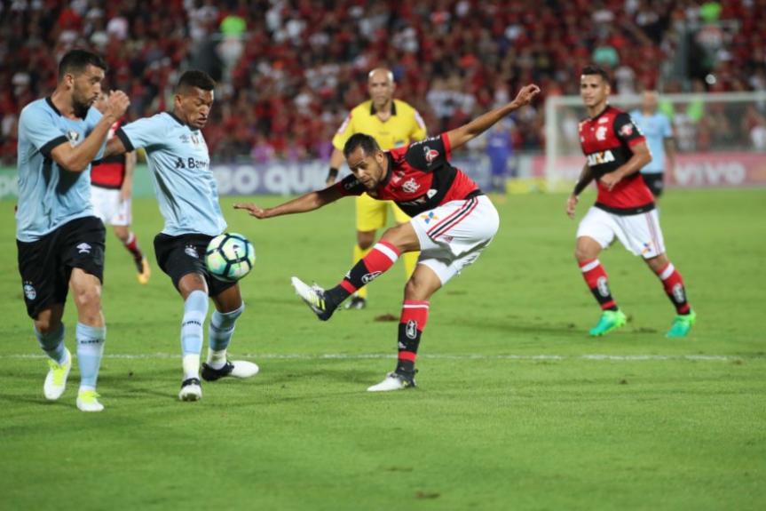 Geuvânio contra o Grêmio