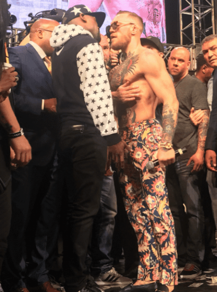 Floyd Mayweather e Conor McGregor se encaram em Nova York