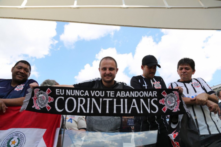 Torcida do Corinthians na Arena
